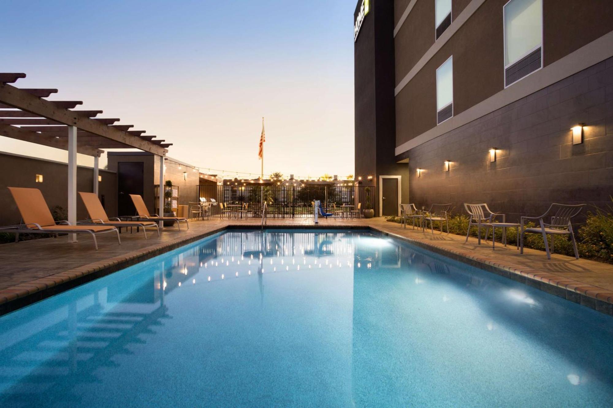 Home2 Suites By Hilton Houston Уэбстер Экстерьер фото